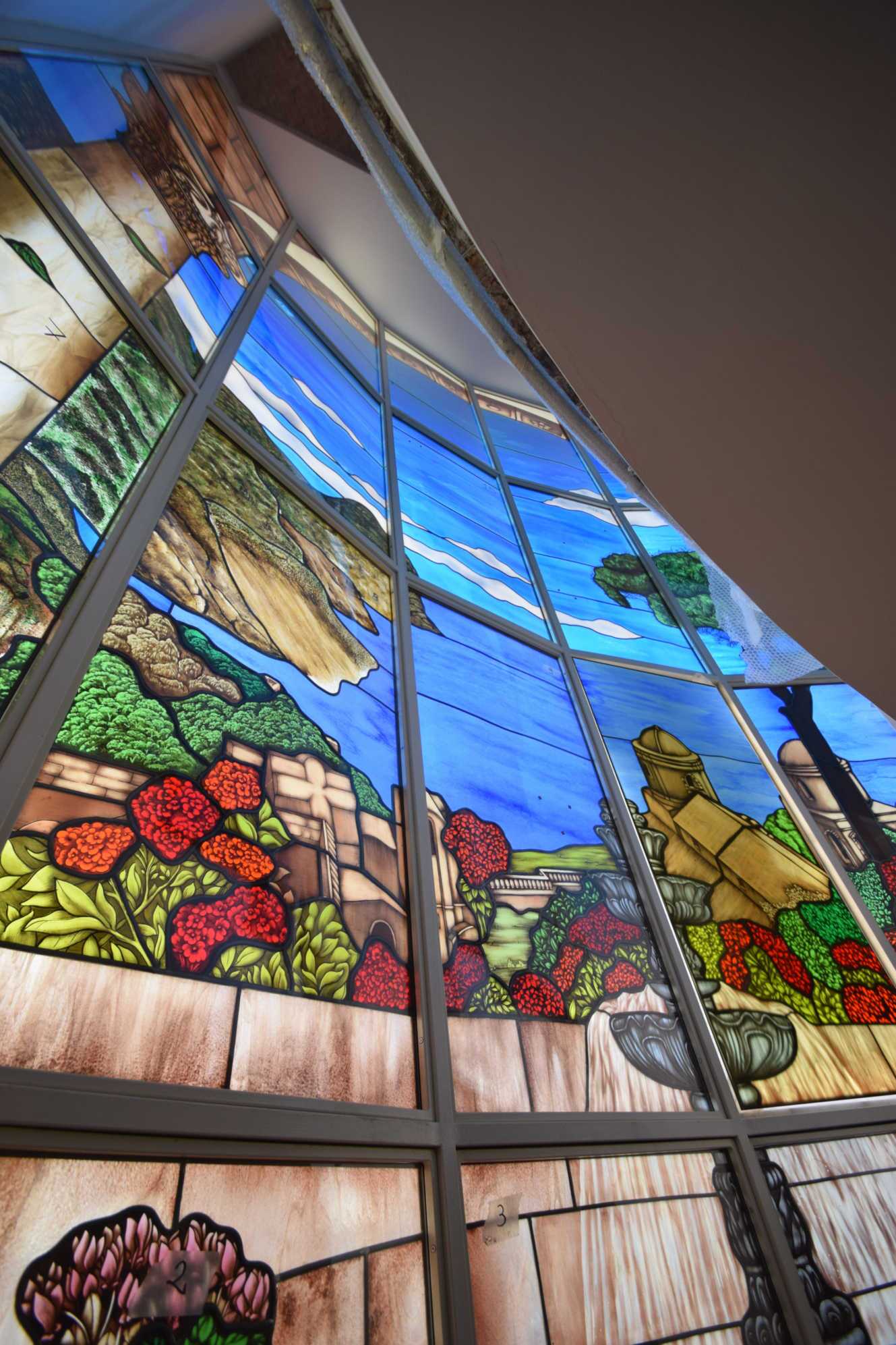 immagine di vetrata artistica costiera amalfitana
