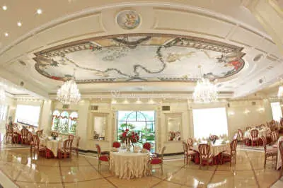 Hotel Kristall vetrate d'arte