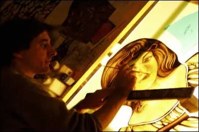 vetrata d'arte dipinta a grisaglia