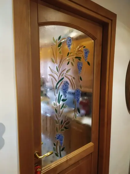 vetrata in vetrofusione per porta