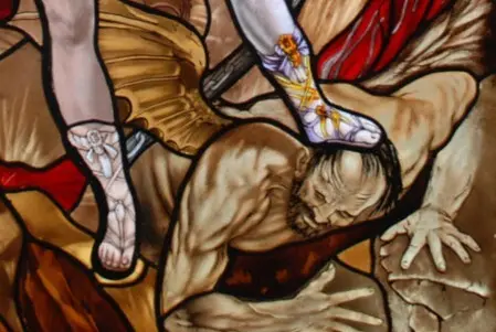 vetrata raffigurante il san michele arcangelo di guido reni