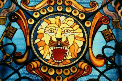 vetrata d'arte sacra per hotel
